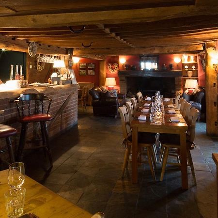The Mole And Chicken Hotel Long Crendon Eksteriør billede